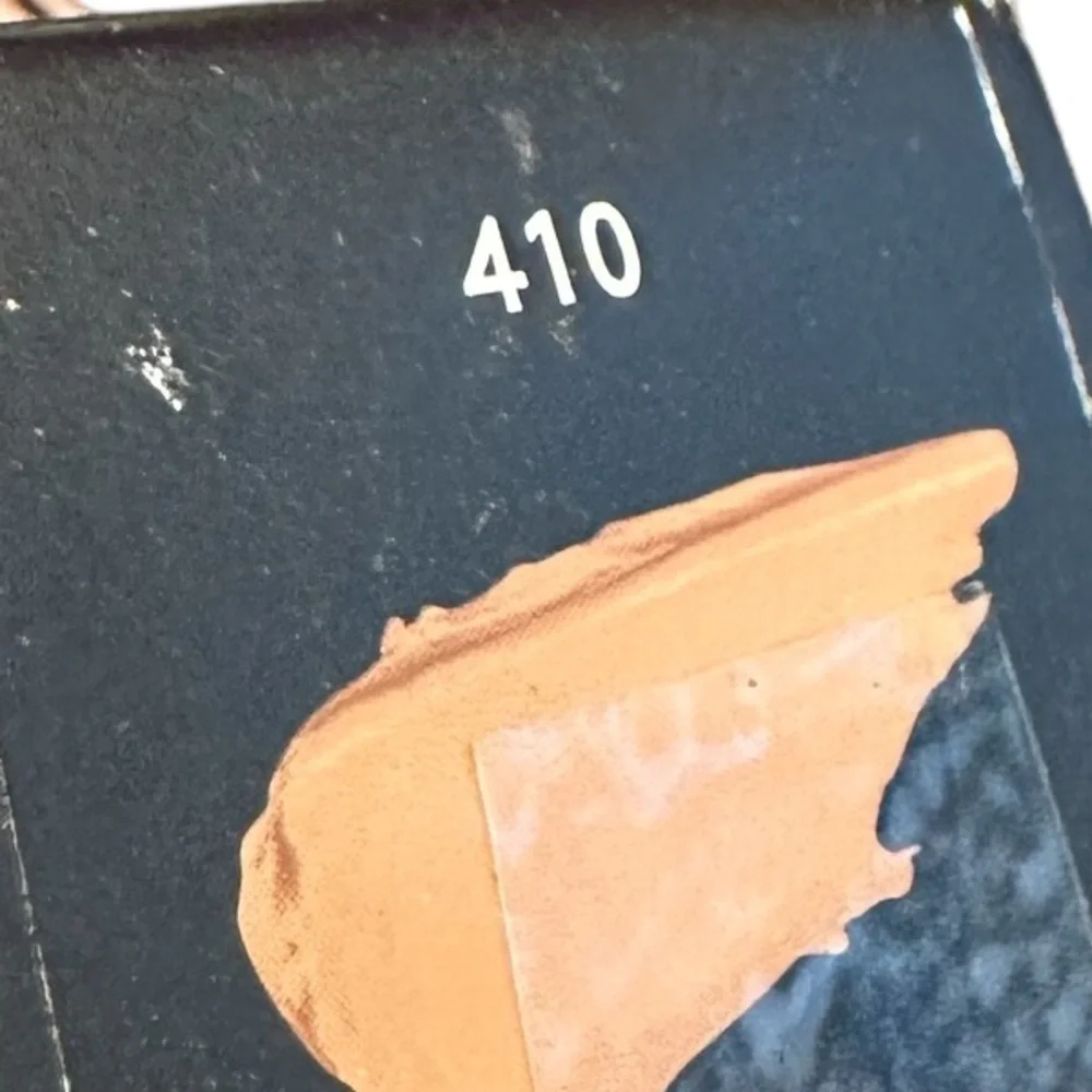 {Fenty beauty} pro filter soft matte longwear foundation 410